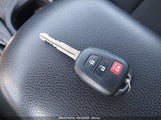 TOYOTA RAV4 LE 2T3BFREVXJW805128 снимка