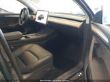 TESLA MODEL Y LONG RANGE DUAL MOTOR ALL-WHEEL DRIVE 7SAYGDEE8NA017194 fotografie