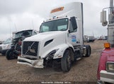 VOLVO VNR 4V4W19EG4NN285642 снимка