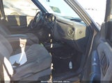 CHEVROLET BLAZER LS 1GNDT13W02K130566 снимка