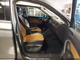 VOLKSWAGEN TIGUAN 2.0T SE/2.0T SEL 3VV2B7AX8JM043153 снимка