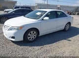 TOYOTA CAMRY LE 4T1BF3EK7AU542317 снимка