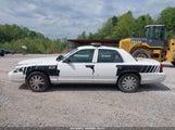FORD CROWN VICTORIA POLICE/POLICE INTERCEPTOR 2FAHP71V99X117825 снимка