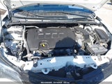 TOYOTA COROLLA LE 5YFBURHE2JP818824 снимка