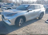 TOYOTA HIGHLANDER HYBRID XLE/HYBRID BRONZE EDITION 5TDGARAH3NS513073 fotografie