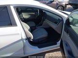 HYUNDAI ELANTRA SE 5NPD84LF9HH034860 снимка
