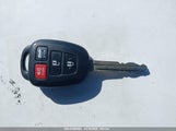 TOYOTA COROLLA SE 2T1BURHE5HC830590 снимка