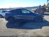 TESLA MODEL Y LONG RANGE DUAL MOTOR ALL-WHEEL DRIVE 7SAYGDEE1SA351255 fotografie