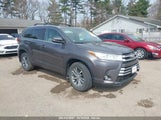 TOYOTA HIGHLANDER XLE 5TDJZRFH5HS391599 снимка