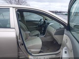 TOYOTA COROLLA LE 2T1BU4EE9AC354275 снимка