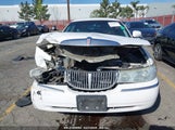 LINCOLN TOWN CAR SIGNATURE 1LNHM82W01Y712594 photo