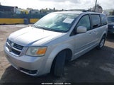 DODGE GRAND CARAVAN SXT 2D4RN5D19AR273229 снимка