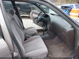 TOYOTA CAMRY LE 4T1SK12E0RU463582 снимка