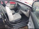 HYUNDAI ELANTRA SE 5NPD74LF4JH372563 снимка