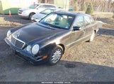 MERCEDES-BENZ E 320 WDBJF65J1YB058351 снимка