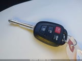 TOYOTA CAMRY LE 4T4BF1FK5CR192424 снимка