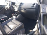 VOLKSWAGEN TIGUAN SE WVGBV7AX4BW561845 photo