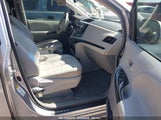 TOYOTA SIENNA LE V6 8 PASSENGER 5TDKK3DC2DS389493 снимка