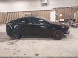 TESLA MODEL Y PERFORMANCE DUAL MOTOR ALL-WHEEL DRIVE 7SAYGDEF6NF376488 fotografie
