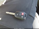TOYOTA COROLLA LE 2T1BURHE4GC579320 снимка