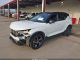 VOLVO XC40 T4 R-DESIGN YV4AC2HM7K2149105 снимка