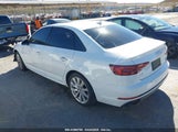 Audi A4 2.0T Tech Ultra Premium/2.0T Ultra Premium WAUKMAF41JA049066 fotografie