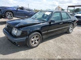 MERCEDES-BENZ 300 E WDBEA30D8HA397811 снимка