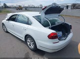 VOLKSWAGEN PASSAT 1.8T S 1VWAT7A36HC069764 снимка