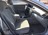 TOYOTA CAMRY LE 4T1BE46K99U332921 снимка