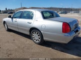 LINCOLN TOWN CAR SIGNATURE LIMITED 1LNHM82W17Y620872 снимка