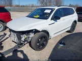 VOLKSWAGEN TIGUAN 2.0T SE R-LINE BLACK 3VV8B7AX3RM052588 photo