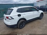 VOLKSWAGEN TIGUAN 2.0T SE 3VV3B7AX0NM168531 снимка