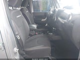 JEEP WRANGLER JK UNLIMITED RUBICON 4X4 1C4BJWFG1JL851768 fotografie
