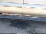 CHEVROLET SUBURBAN 1500 LS 3GNFK16T8YG107680 снимка