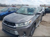 TOYOTA HIGHLANDER XLE 5TDKZRFH9JS544012 снимка