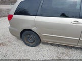 TOYOTA SIENNA LE 5TDZA23C16S526035 снимка