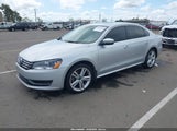 VOLKSWAGEN PASSAT 2.0L TDI SE 1VWBV7A30FC066922 photo