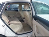 VOLKSWAGEN PASSAT 2.0L TDI SE 1VWBN7A32EC003724 снимка
