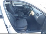 VOLKSWAGEN PASSAT 2.5L S 1VWAH7A33DC043117 снимка