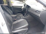 VOLKSWAGEN JETTA 1.4T R-LINE/1.4T S/1.4T SE 3VWC57BUXKM053809 photo