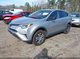 TOYOTA RAV4 LE JTMBFREV8JJ224872 снимка