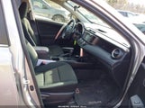 TOYOTA RAV4 LE JTMBFREV8JJ224872 снимка