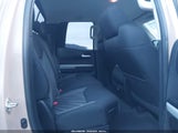 Toyota Tundra Sr5 5.7L V8 5TFRY5F19JX236068 снимка