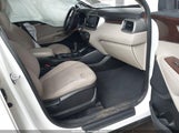 KIA SORENTO 3.3L LX 5XYPG4A55GG067175 photo