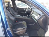 VOLVO XC60 T5 R-DESIGN LYV102RM0KB349087 снимка