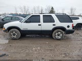 CHEVROLET BLAZER LS 1GNDT13X63K106315 снимка