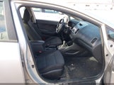 KIA FORTE LX 3KPFK4A77JE226083 снимка