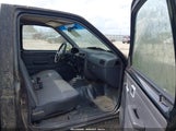 NISSAN 4X2 TRUCK XE 1N6SD11SXVC327964 fotografie