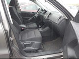 VOLKSWAGEN TIGUAN S/SE/SEL WVGAV75N39W003838 снимка