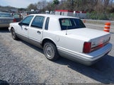 LINCOLN TOWN CAR SIGNATURE/TOURNAMENT 1LNLM82W9RY690746 photo